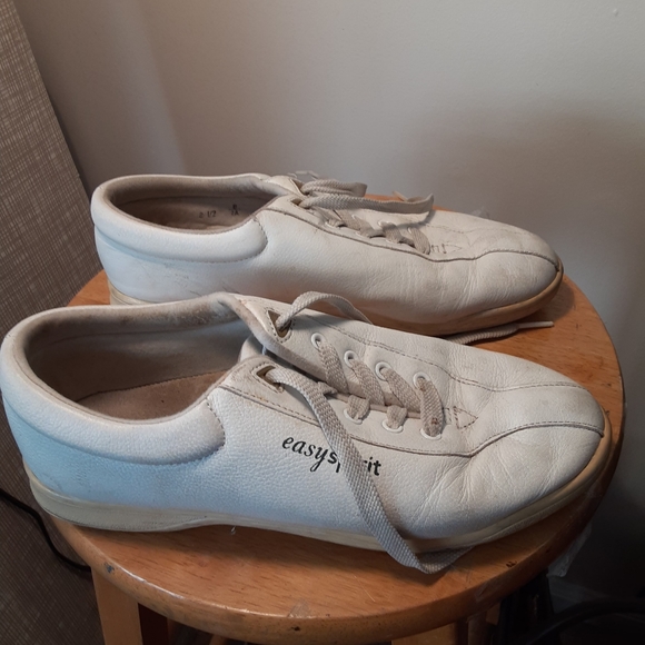 Easy Spirit Shoes - Picture 2 of 5